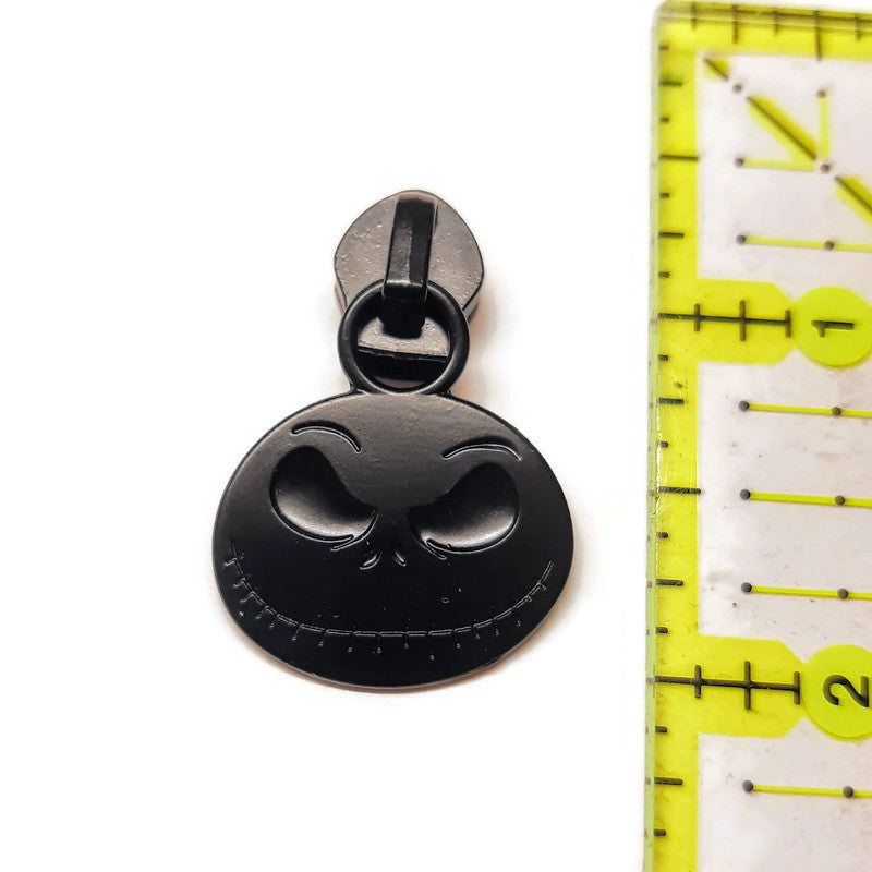 #5 Happy Jack Zipper Pulls in Matte Black at Atelier Fiber Arts