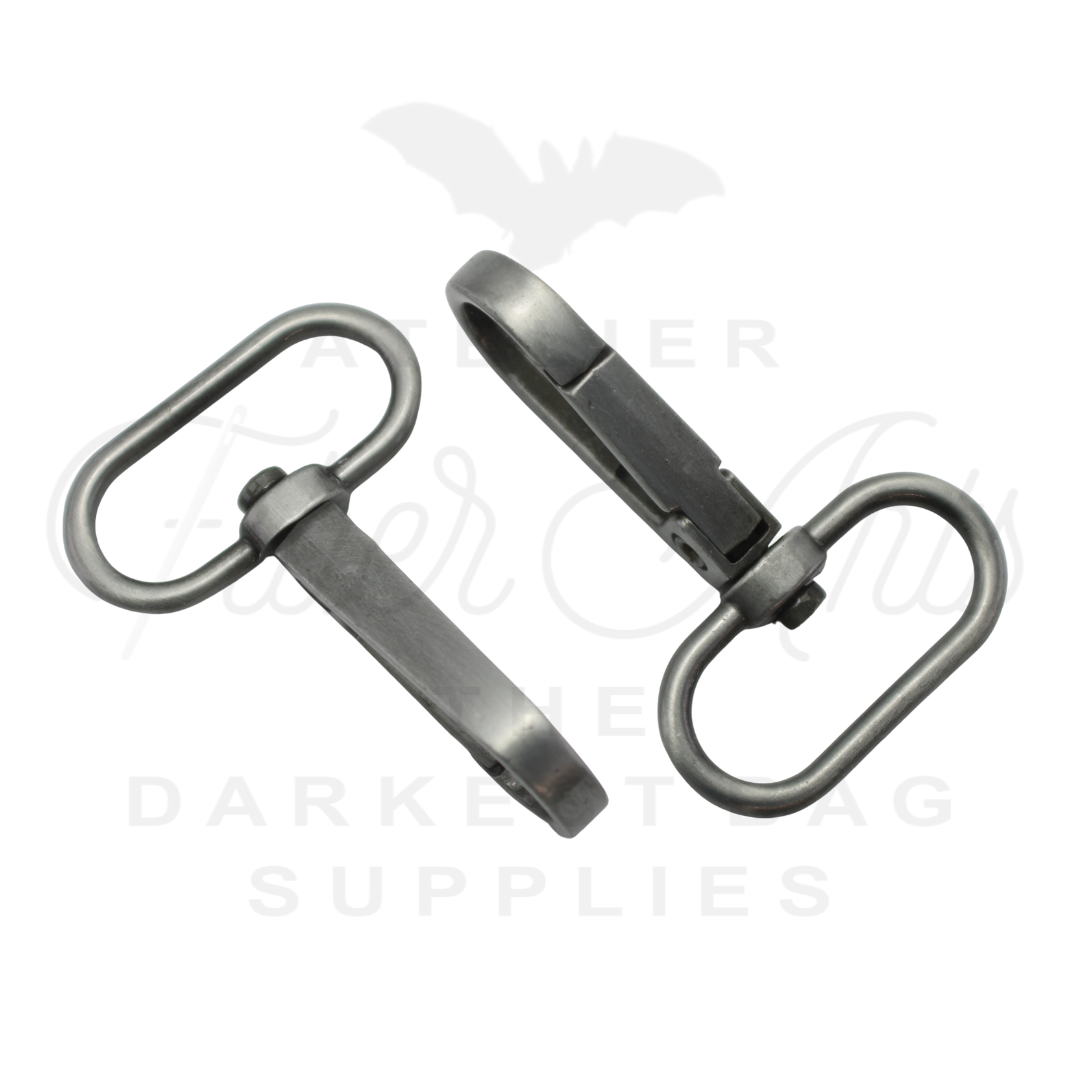 Swivel Hooks - Oval Bottom - 25mm (1in) - Antique Steel - 2 pcs at Atelier Fiber Arts