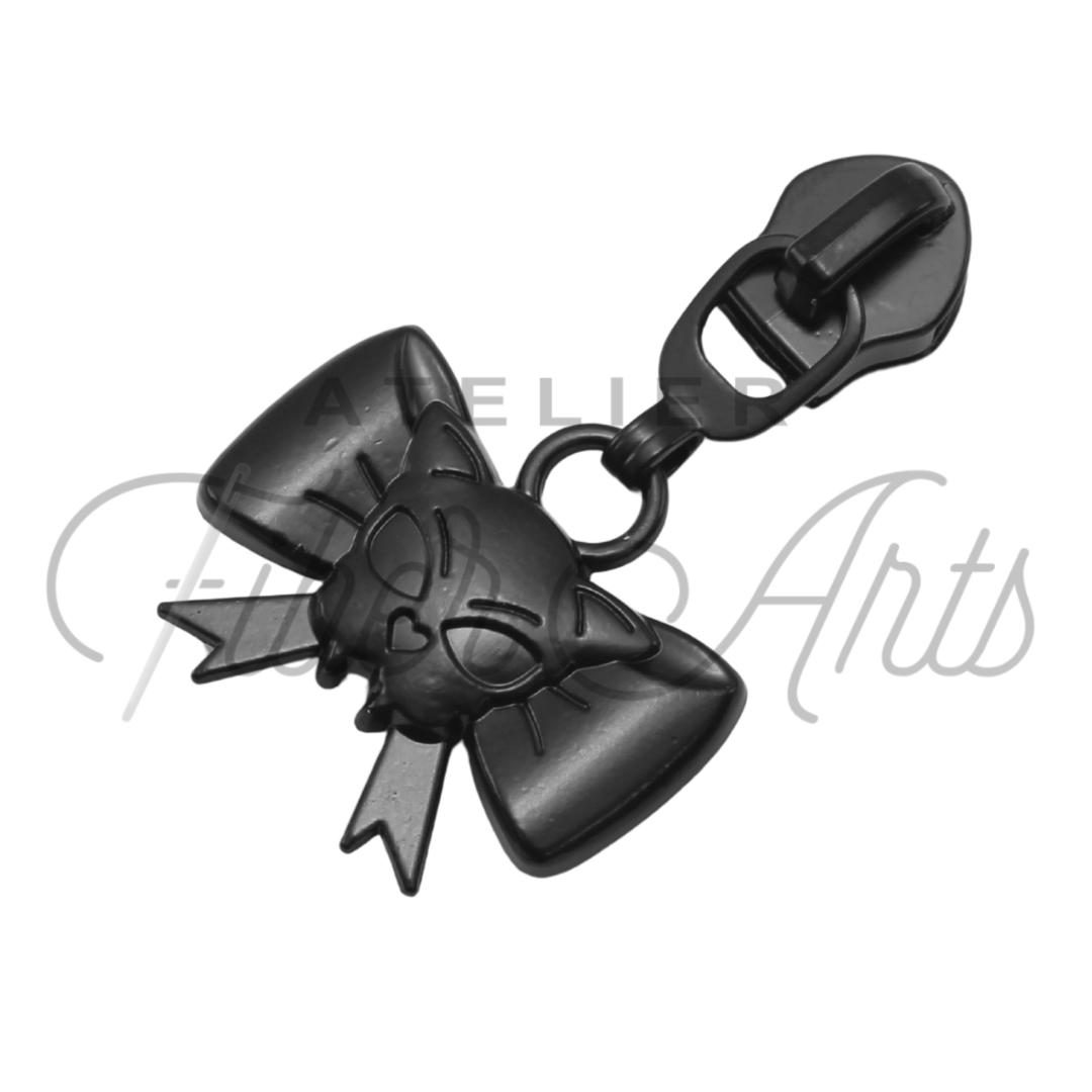 #5 Bow Kitty Zipper Pulls in Matte Black at Atelier Fiber Arts