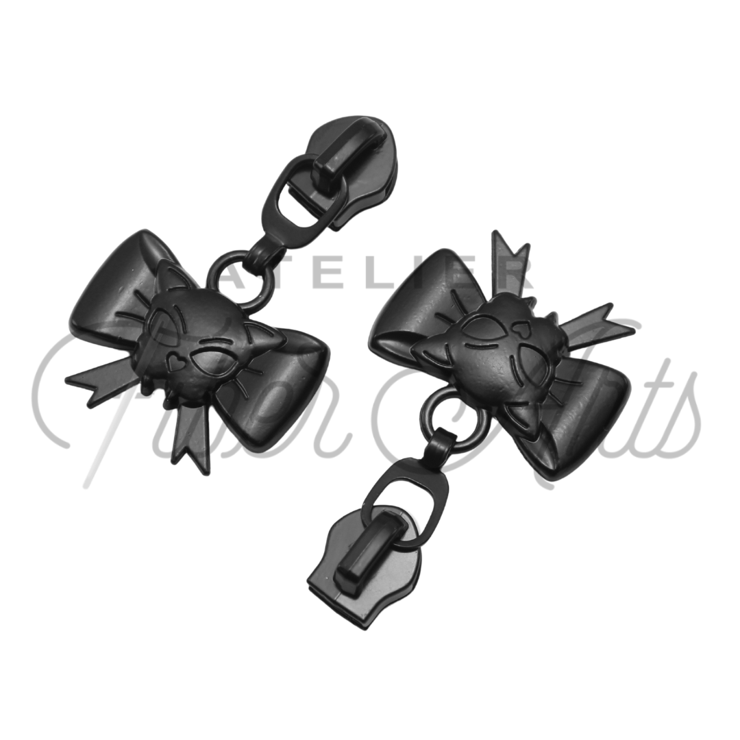 #5 Bow Kitty Zipper Pulls in Matte Black at Atelier Fiber Arts