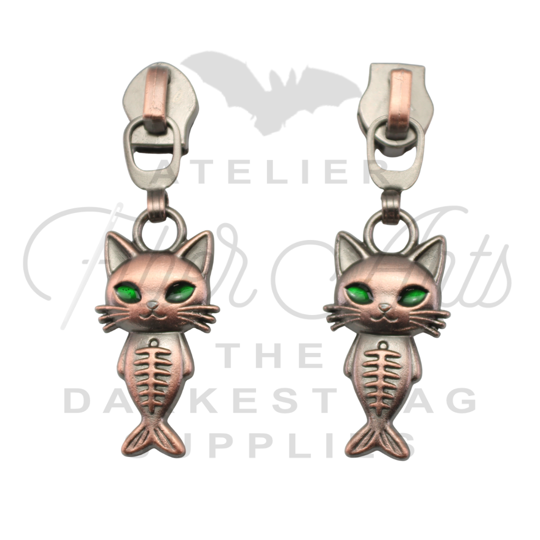 #5 Mercat with Green Eyes Zipper Pulls in Copper at Atelier Fiber Arts