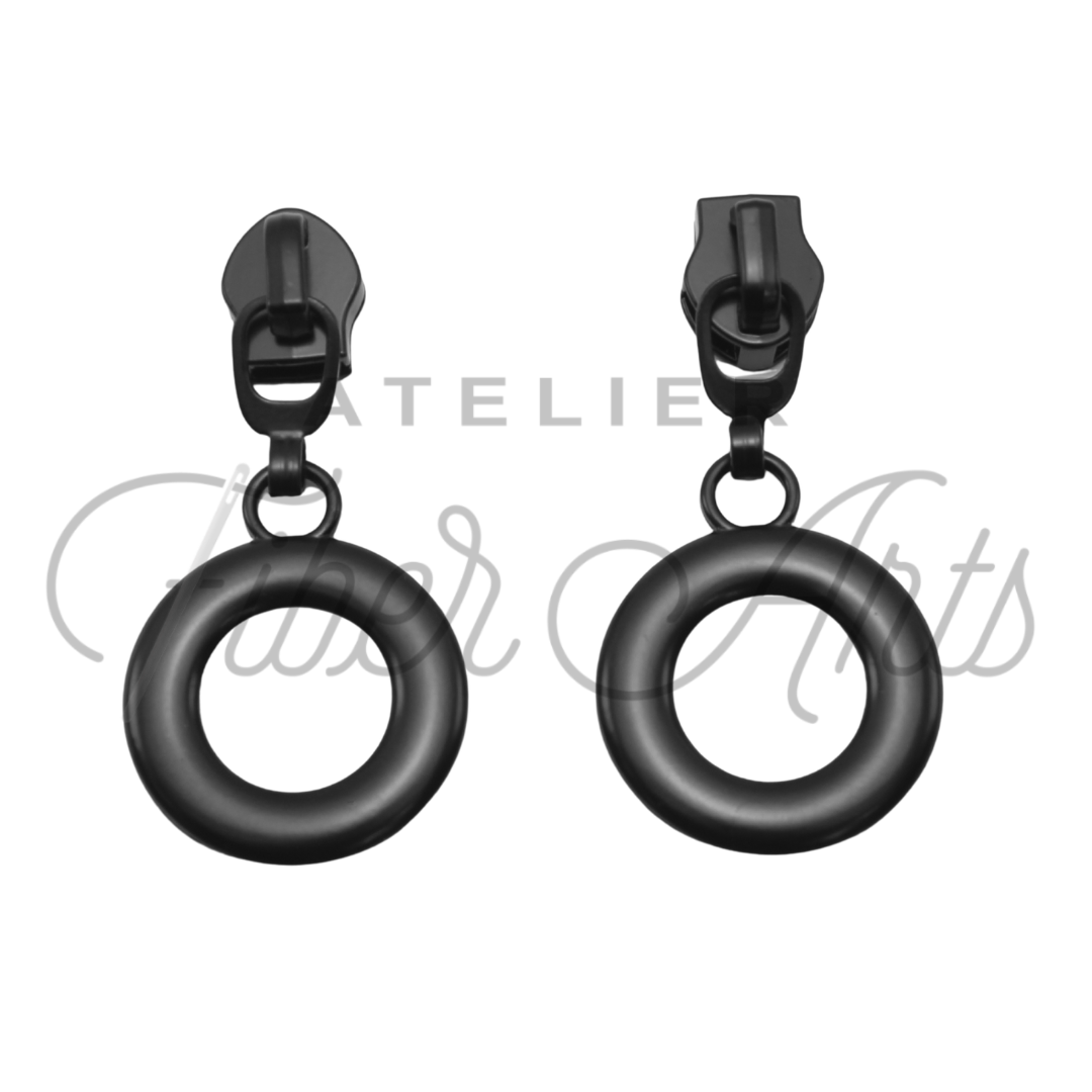 #5 Lifesaver Zipper Pull in Matte Black at Atelier Fiber Arts