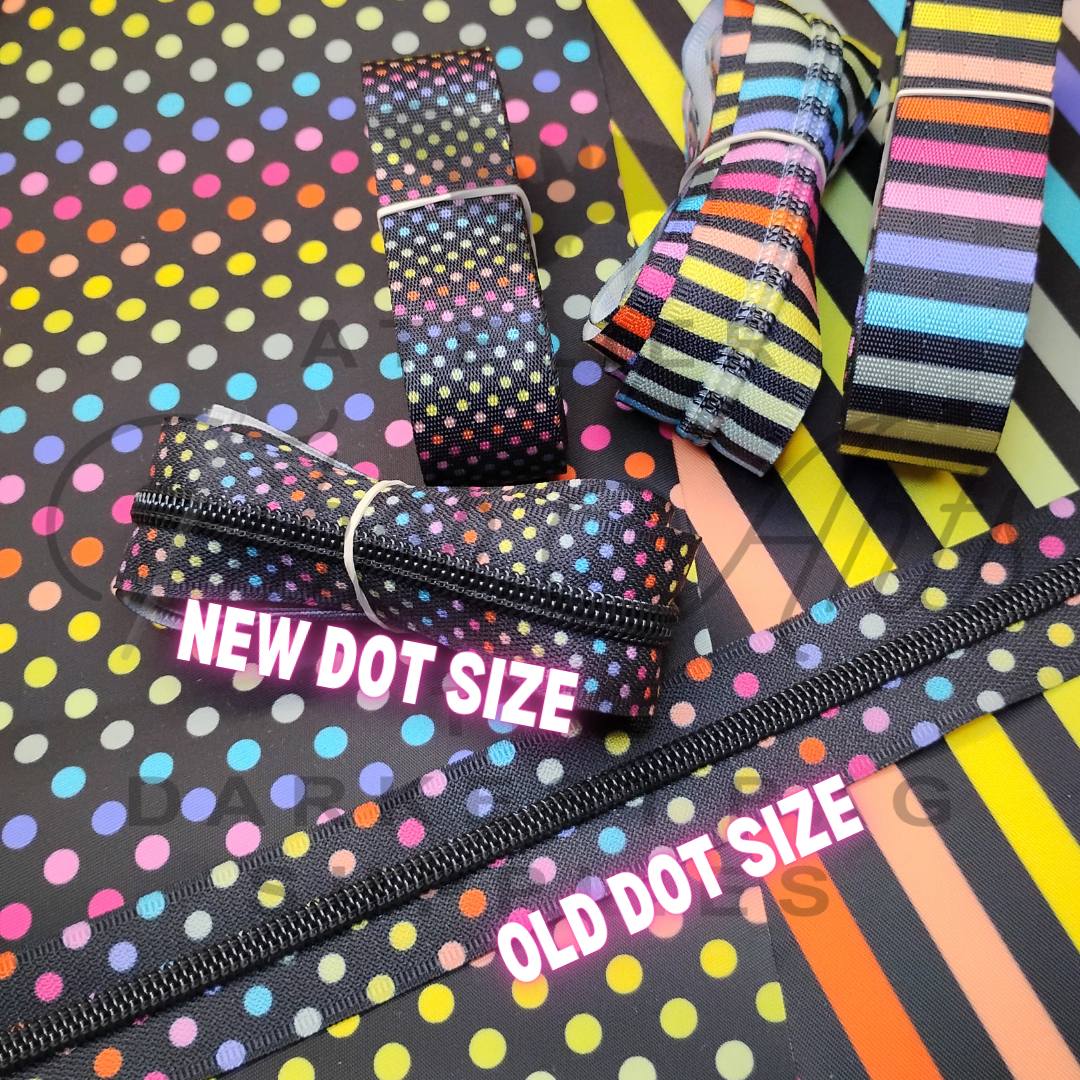 #5 Zipper - Multicolour Dots New Smaller Size - BLK Teeth at Atelier Fiber Arts