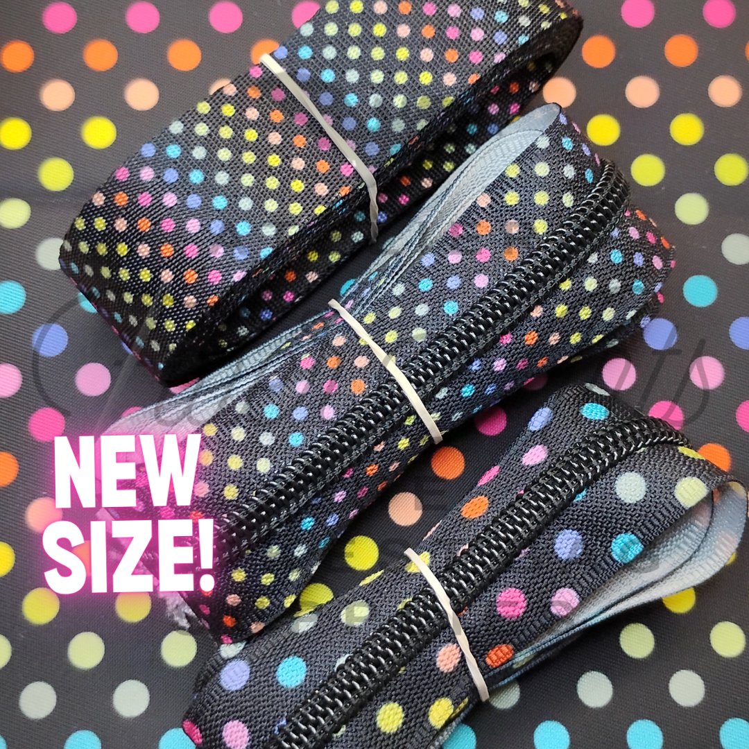 #5 Zipper - Multicolour Dots New Smaller Size - BLK Teeth at Atelier Fiber Arts
