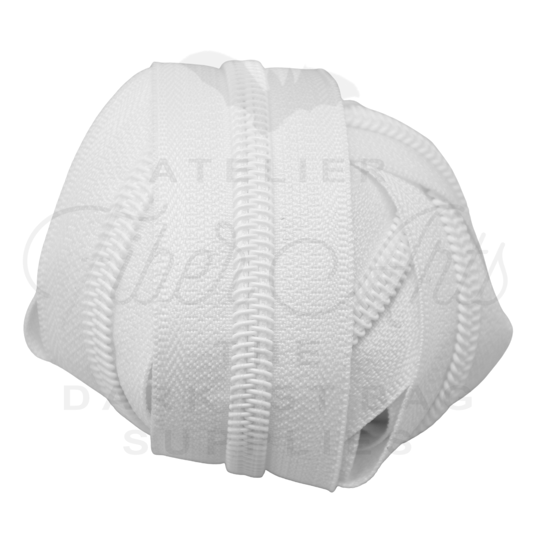 #5 Zipper - Pure White at Atelier Fiber Arts