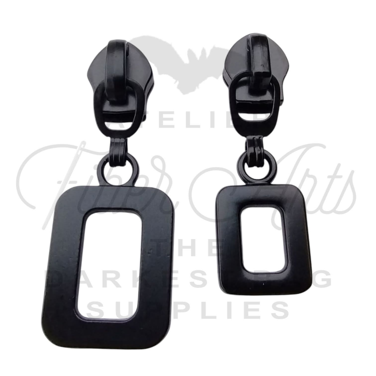 #5 Biggy Box Zipper Pulls in Matte Black at Atelier Fiber Arts