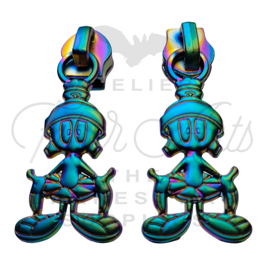#5 Marvin from Mars Zipper Pulls in Matte Rainbow at Atelier Fiber Arts
