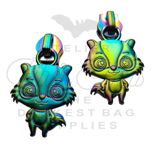 #5 Baby Badger Zipper Pulls in Matte Rainbow at Atelier Fiber Arts