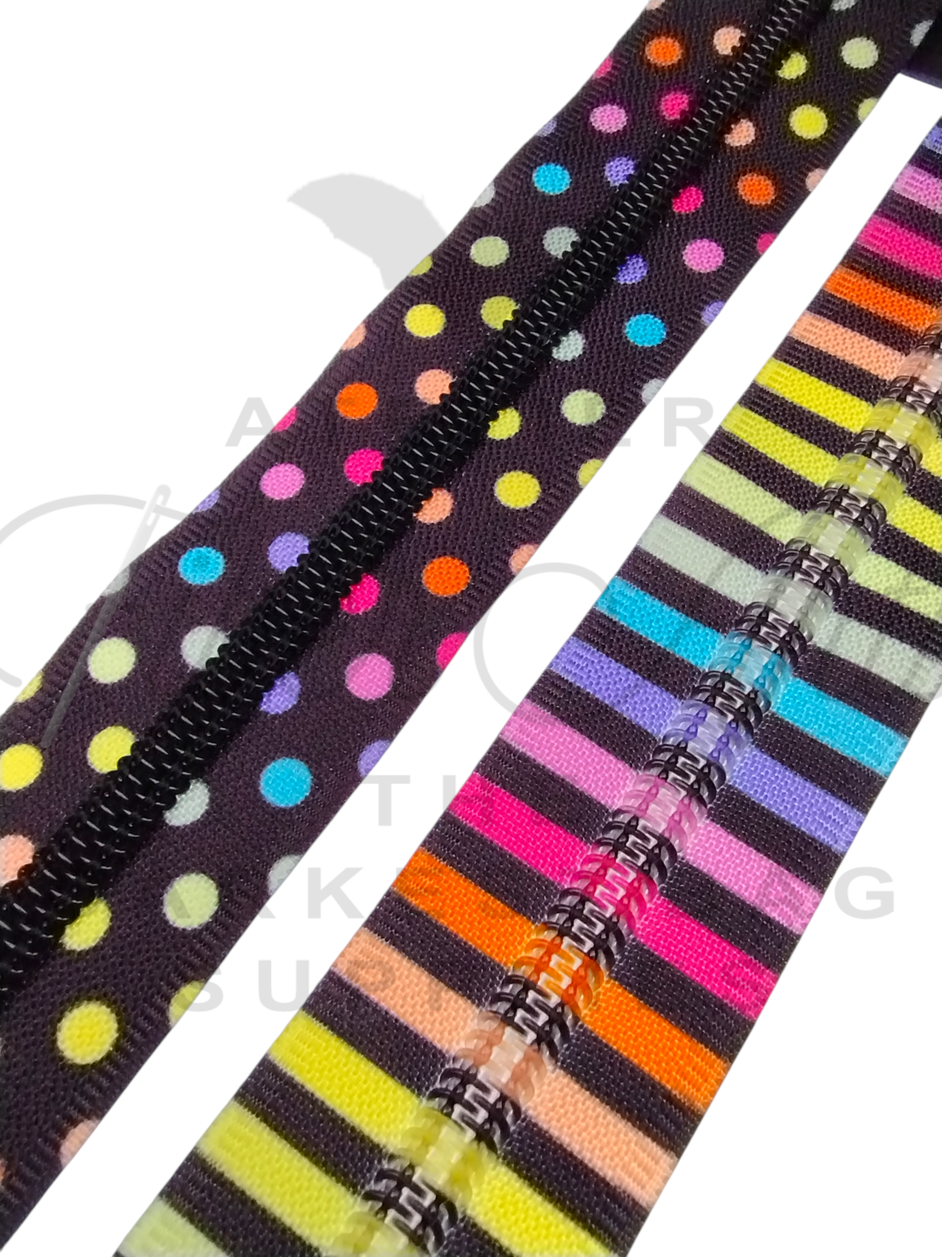 #5 Zipper - Multicolour Dots - BLK Teeth at Atelier Fiber Arts