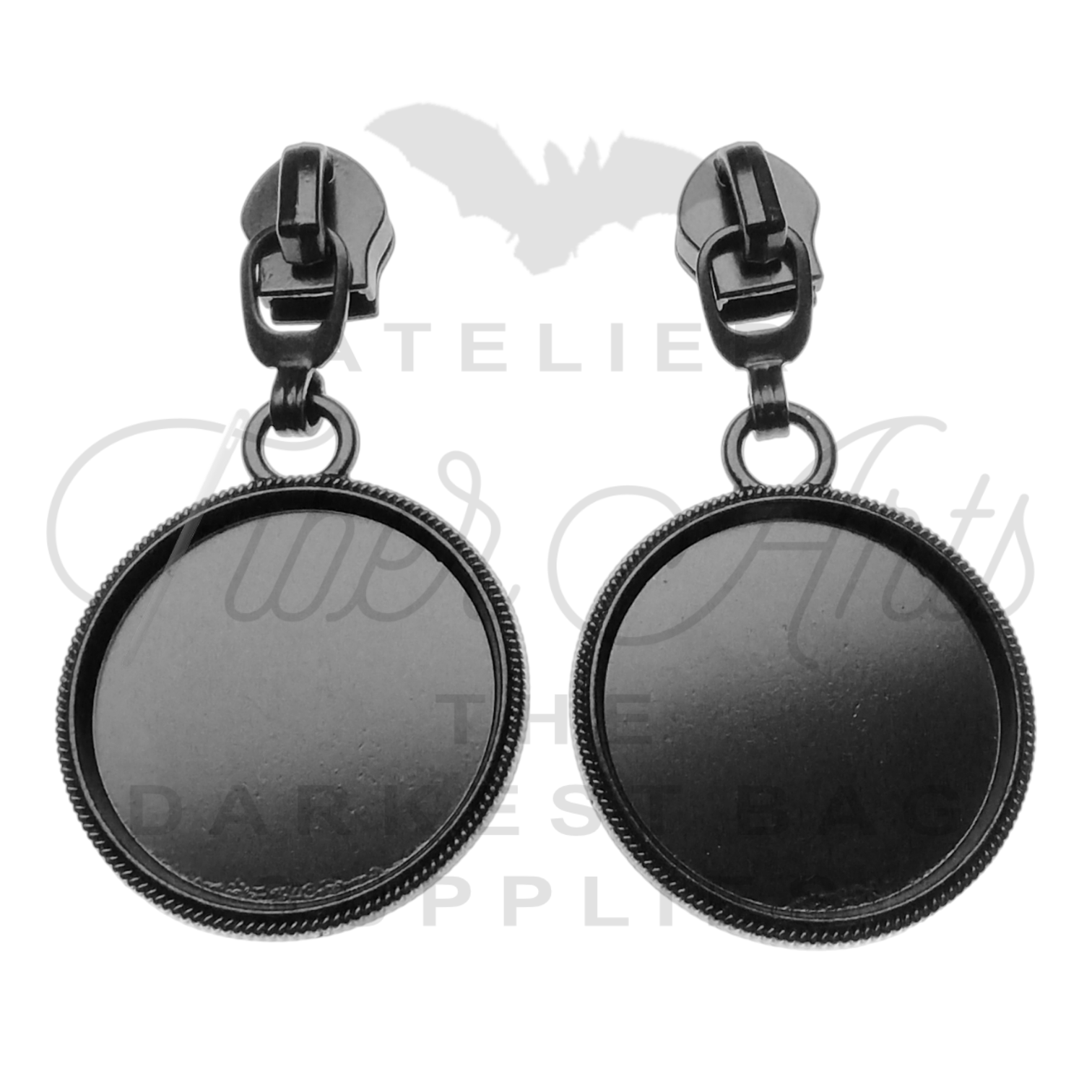 #5 Collabochons Zipper Pulls in Matte Black at Atelier Fiber Arts