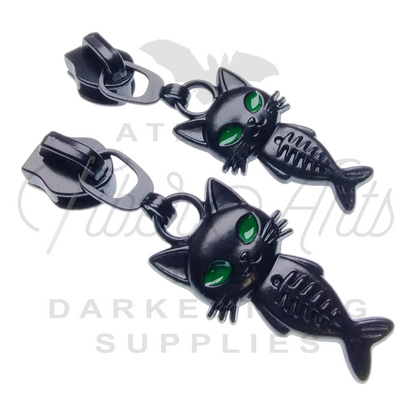 #5 Mercat with Green Eyes Zipper Pulls in Matte Black at Atelier Fiber Arts