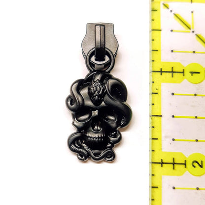 #5 Snake Charmer Zipper Pulls in Matte Black at Atelier Fiber Arts